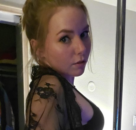 pregnant teacher onlyfans top photo