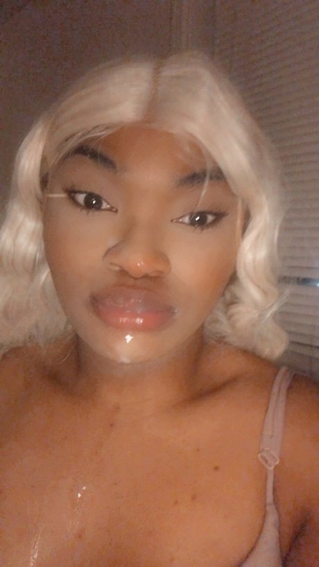 Your Fantasy Wife_ hot actress pic