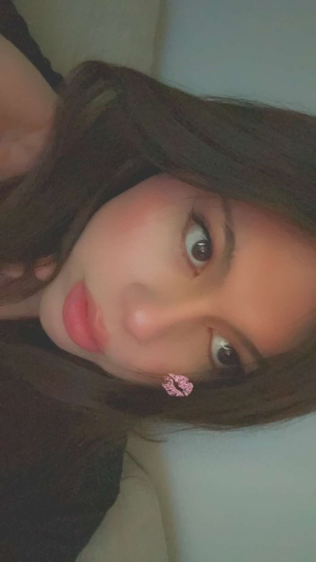 Elsi Davyne star high quality pictures