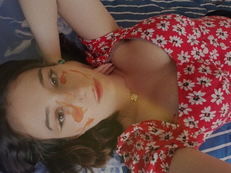 PinkyLotus model naked images