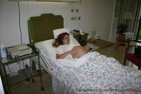 Emily your pregnant neighbor_ model hot img