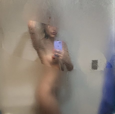 pouty girl_ nudes pornstar picture