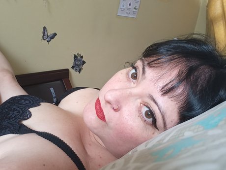 Porcelain doll model nudes img