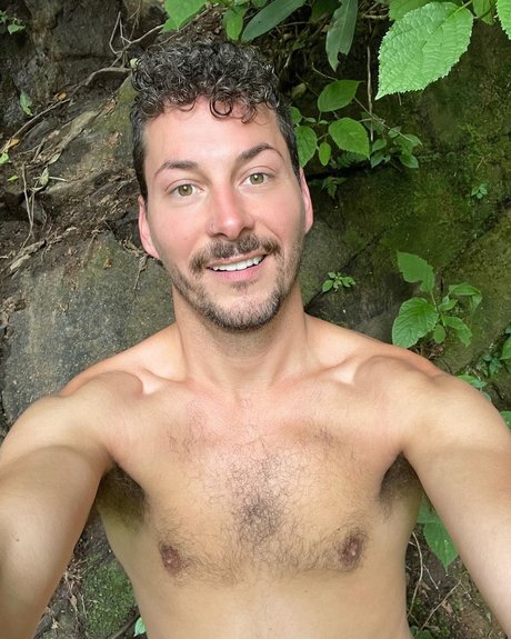 PopChampagne model top photos