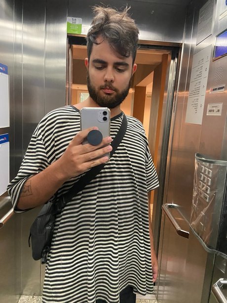 PodereonFree naked star galleries