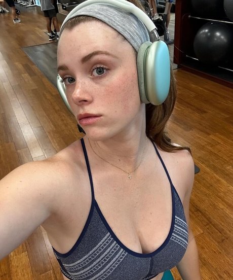 Violet Brinson model archive