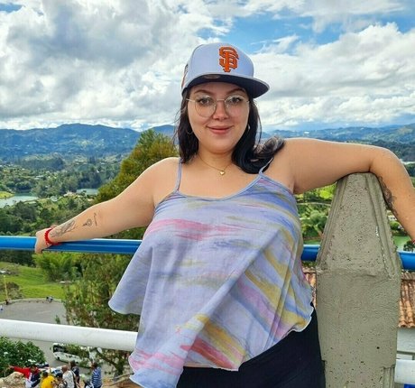 bu1terfly sexy actress photo