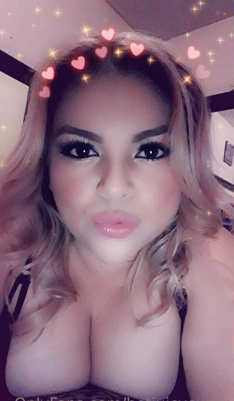 hotjuicycurvy model nice pictures