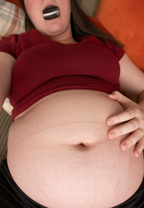 potbellywife star naked photos