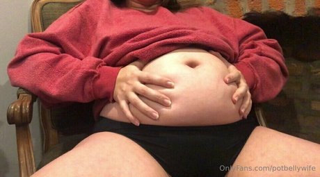 potbellywife model pics