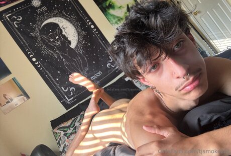 tjsmokezzz xxx star image