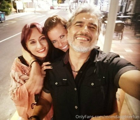 amateur lesbian onlyfans nudes photos