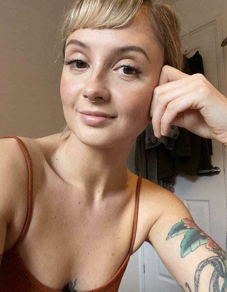 Daisy Lane erotic actress picture