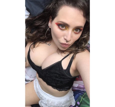 DaniLou pornstar hd pics