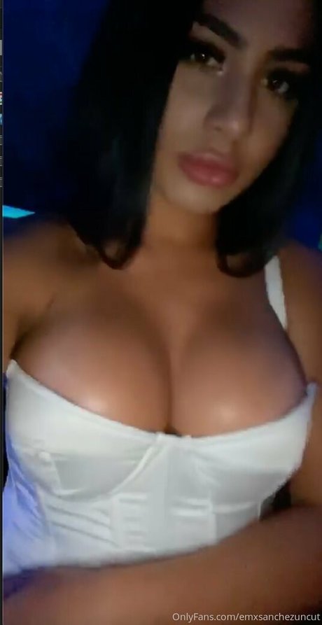 emxuncut sex actress pic