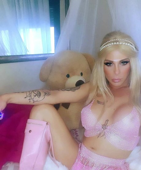 Gabriela Lori high quality actress pictures