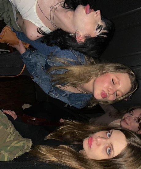 Cherry Darling pretty model image