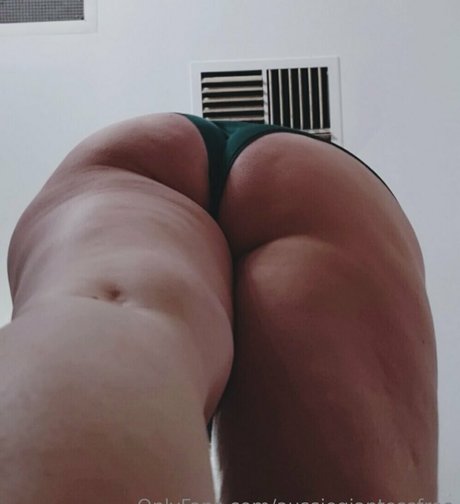 aussiegiantessfree star top picture