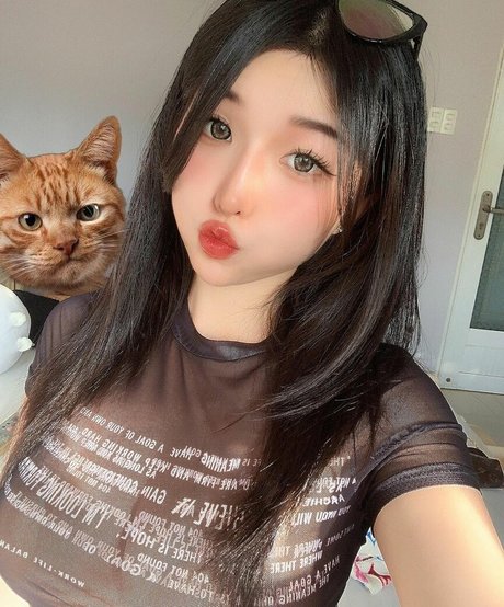 Duyenn Hipp nudes star pictures