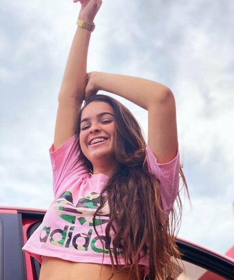 Izabelly Linhares model high quality picture