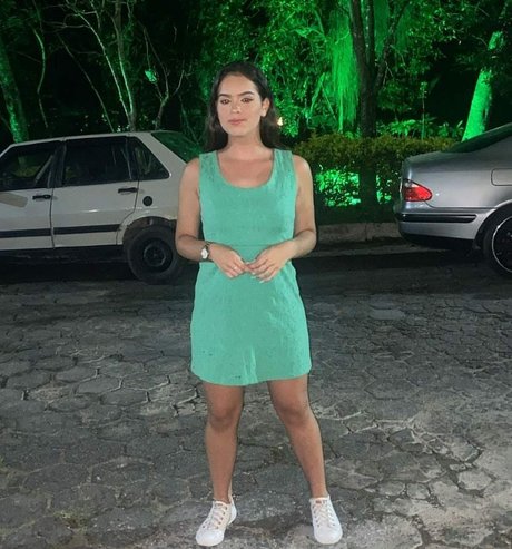 Izabelly Linhares pornstar pretty photo