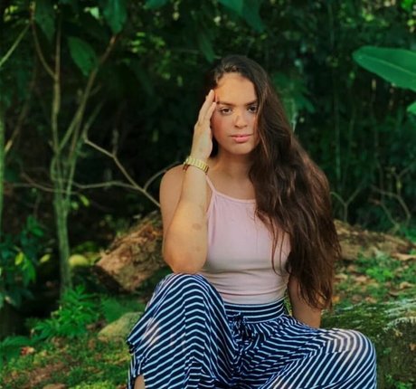 Izabelly Linhares best actress img