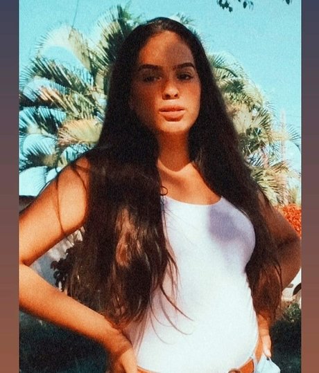 Izabelly Linhares sex pornstar photos