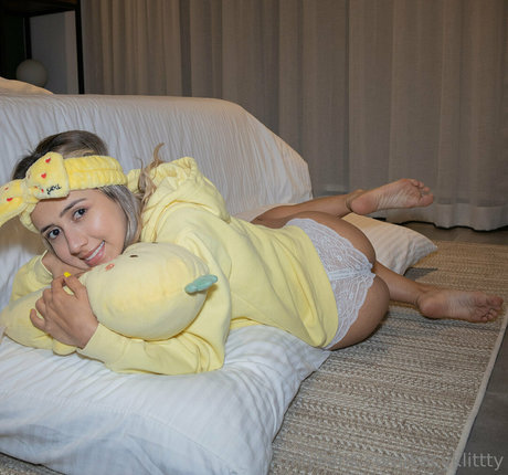 kacyklittty pornstar hot pictures