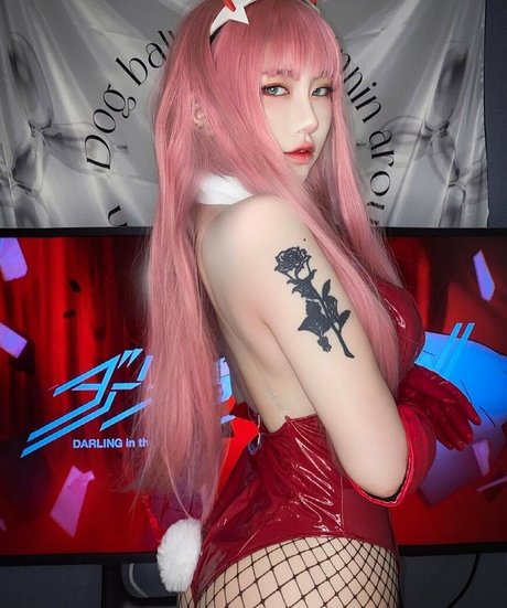 Naughty Rabbit high quality actress pic