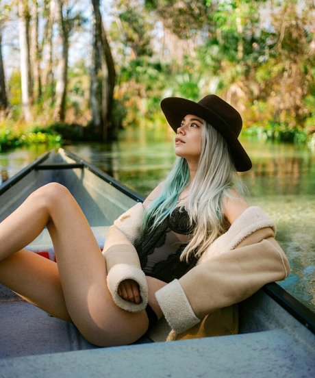 Melodi Flack nudes model pics