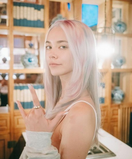 Melodi Flack nude pornstar gallery