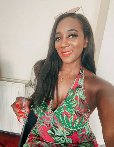 mslorraineldn erotic actress photo