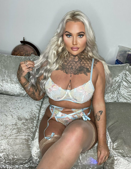 inkedblondieeee star erotic pic