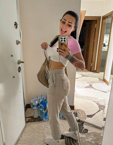 lola pixel Quick model image