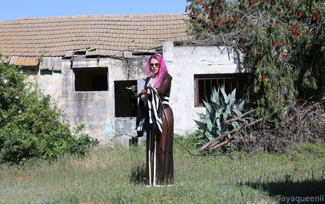 ayaqueenil sexy model picture