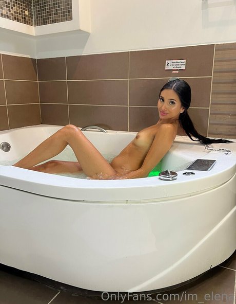 anniequeeen naked pornstar archive