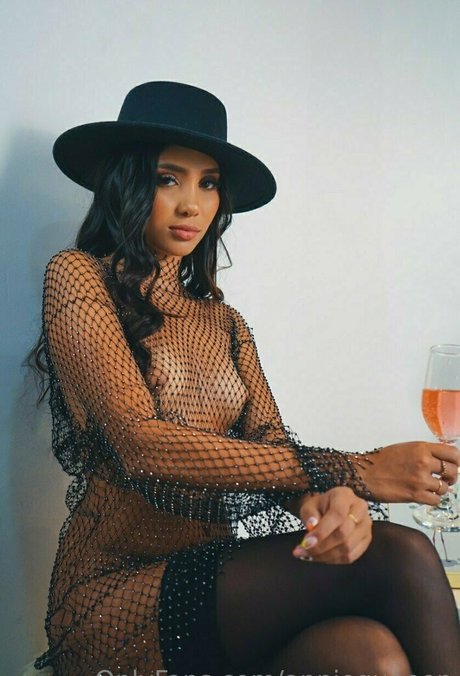 anniequeeen erotic star archive