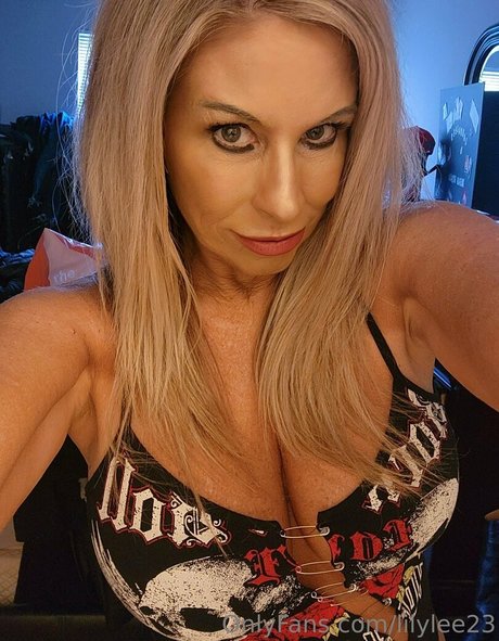 lilylee23 Profile pic