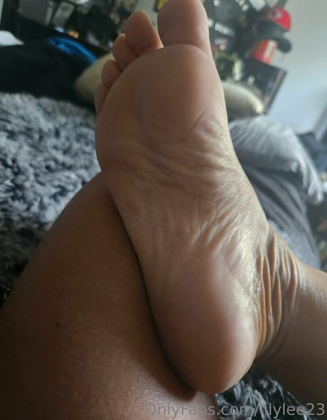 lilylee23 naked model images