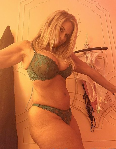 lilylee23 model porn pic