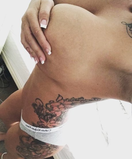 kerrylouise xxx Quick model image