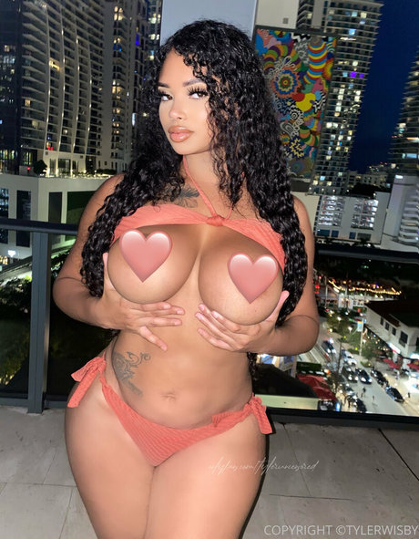 tylerwisby sexy star photos