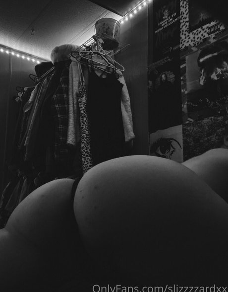 slizzzzardxx high quality model photo