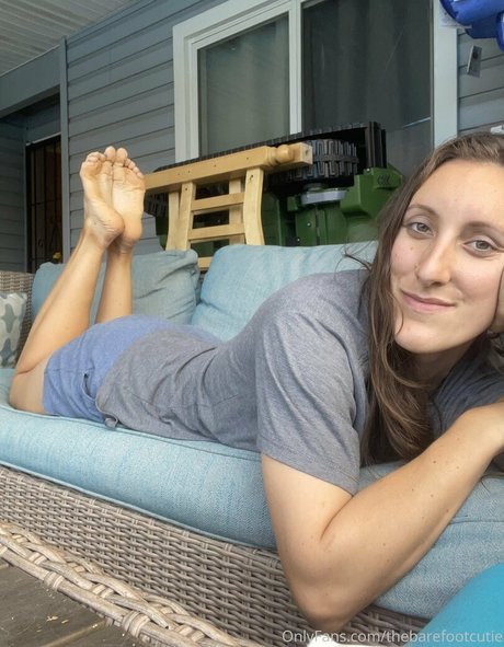 thebarefootcutie art actress galleries