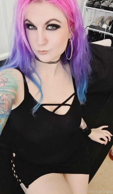 rogue sexy model pics