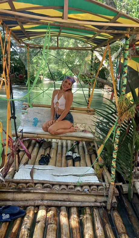 sweet latina28 Profile pic