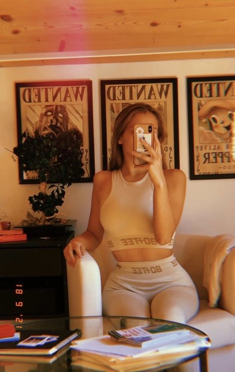 Romane Salvetti pornstar free img