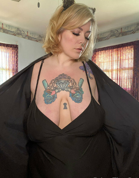 squat riding onlyfans free image