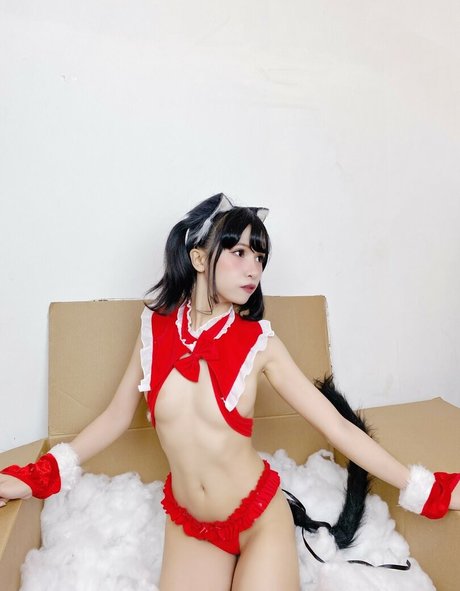 Joyce Poring model porn archive