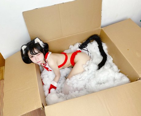 Joyce Poring naked actress gallery